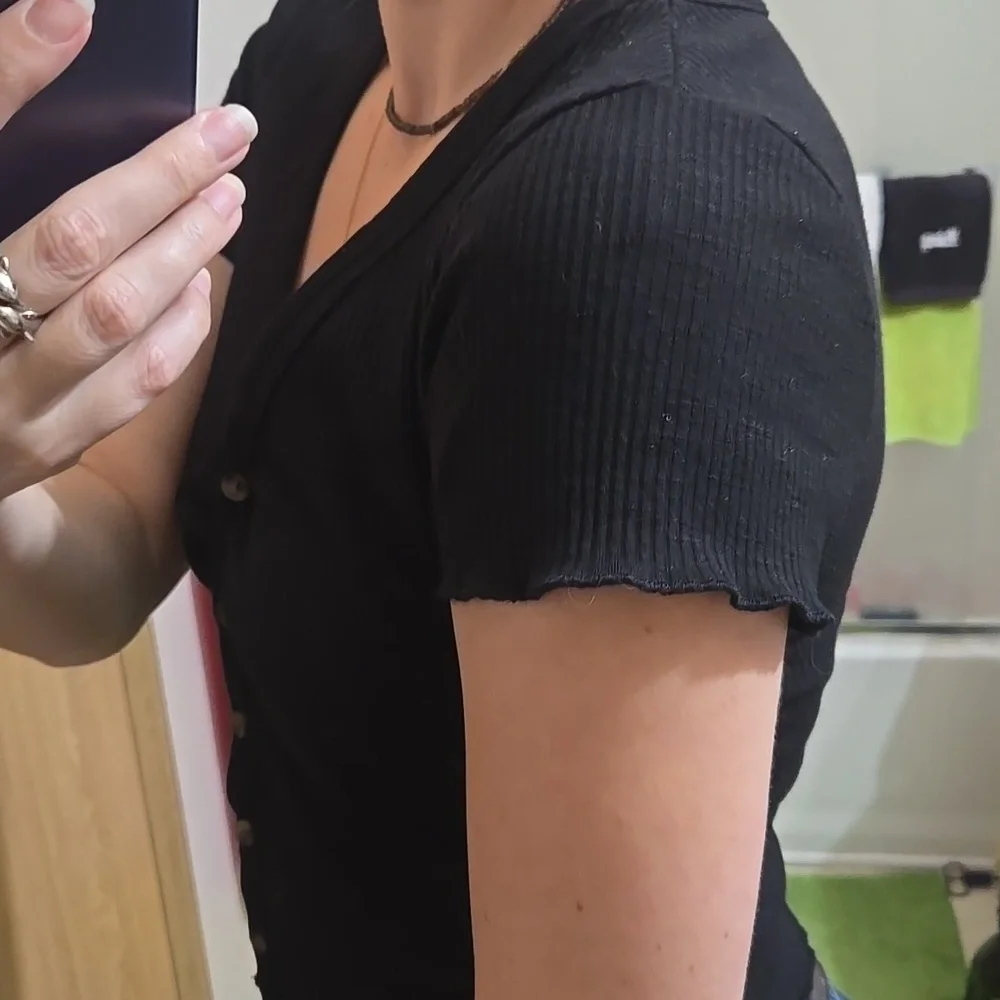 NWT Y2K Fitted Black Ribbed Button Crop Top Iconic 90s Blouse Cottage Minimalist